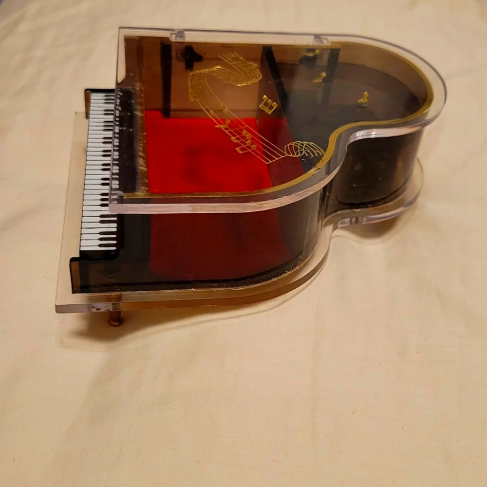 Piano jewelry music box